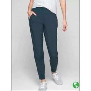 ATHLETA Soho Jogger Pant Abyss Size 0 EUC